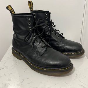 Mens Dr. Marten lac up combat boots black